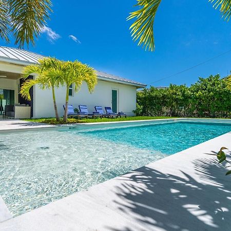 Appartamento Luxury House 4 Beds Heated Pool W Jaccuzzi North Bay Village Esterno foto