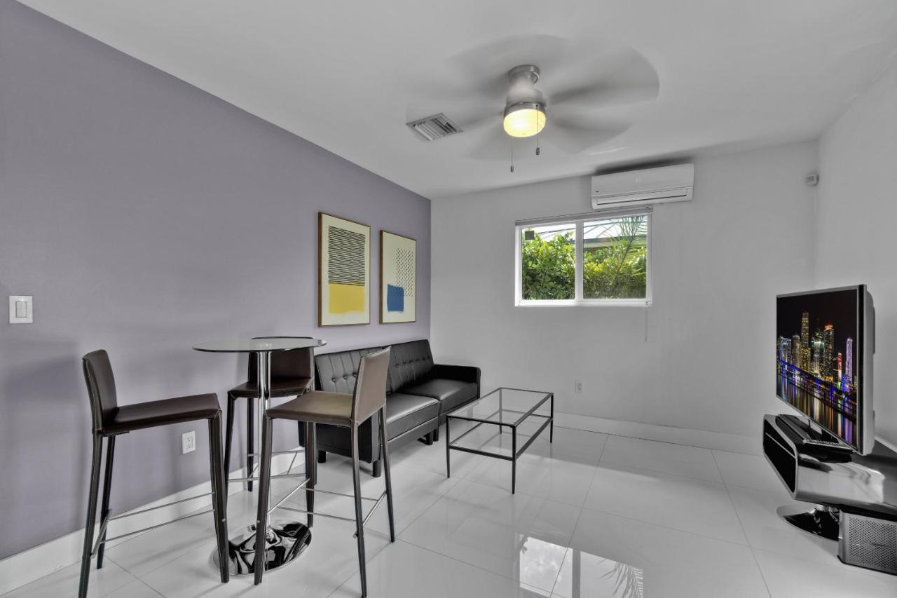 Appartamento Luxury House 4 Beds Heated Pool W Jaccuzzi North Bay Village Esterno foto