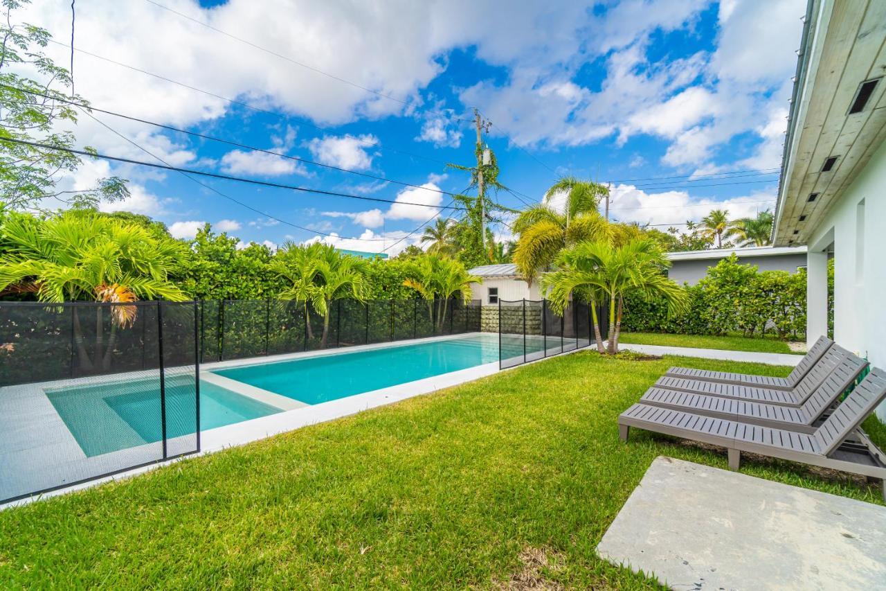 Appartamento Luxury House 4 Beds Heated Pool W Jaccuzzi North Bay Village Esterno foto