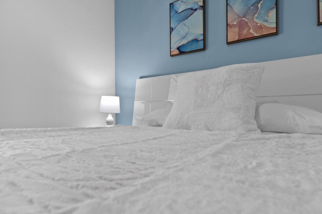 Appartamento Luxury House 4 Beds Heated Pool W Jaccuzzi North Bay Village Esterno foto