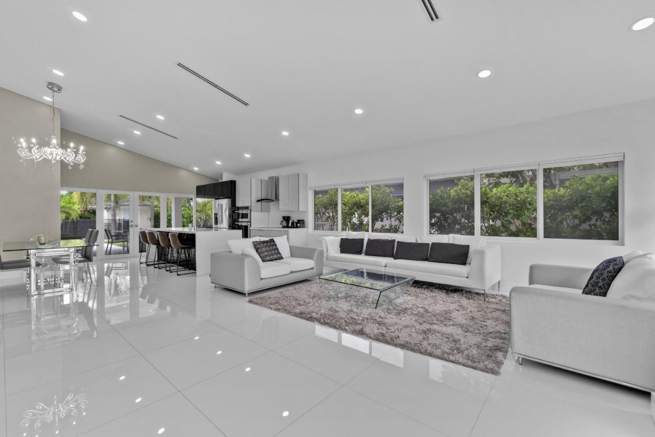 Appartamento Luxury House 4 Beds Heated Pool W Jaccuzzi North Bay Village Esterno foto